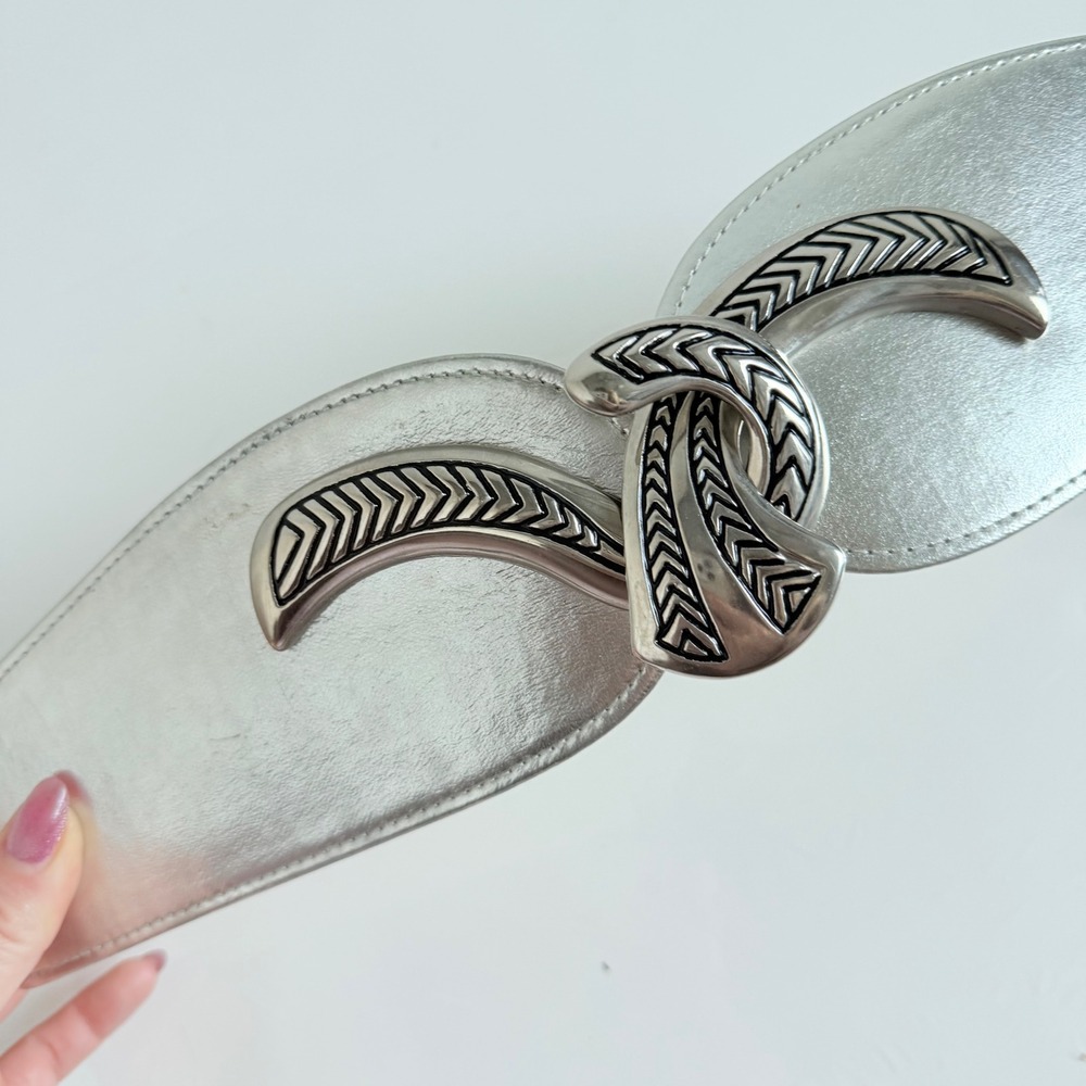 Vintage Women's Silver Metallic Oversized Belt
